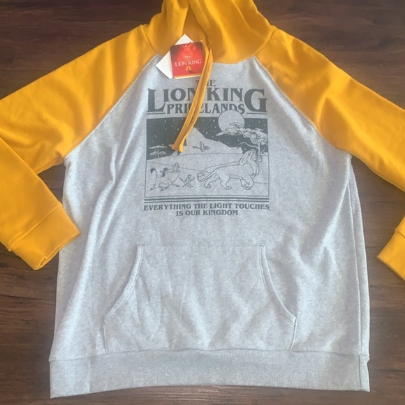 NWT Disney The Lion King Pridelands yellow & gray sweatshirt/hoodie size large - Picture 3 of 4